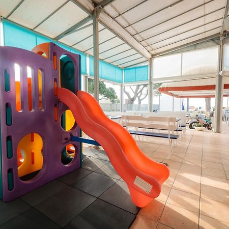 Hotel Villa Franca Lignano Sabbiadoro Exteriör bild