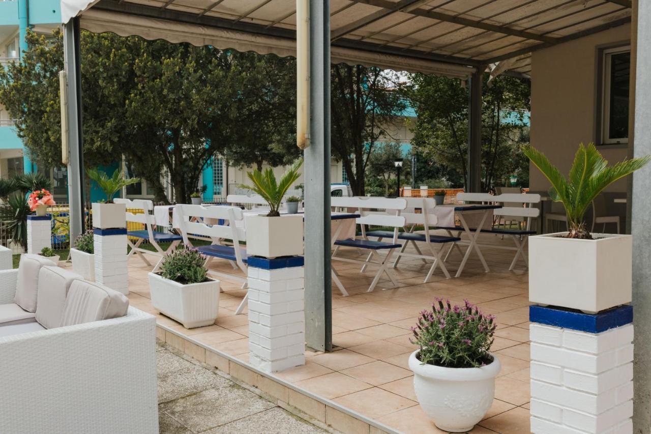 Hotel Villa Franca Lignano Sabbiadoro Exteriör bild