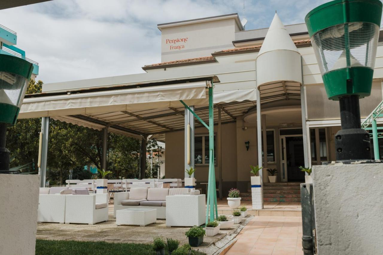 Hotel Villa Franca Lignano Sabbiadoro Exteriör bild