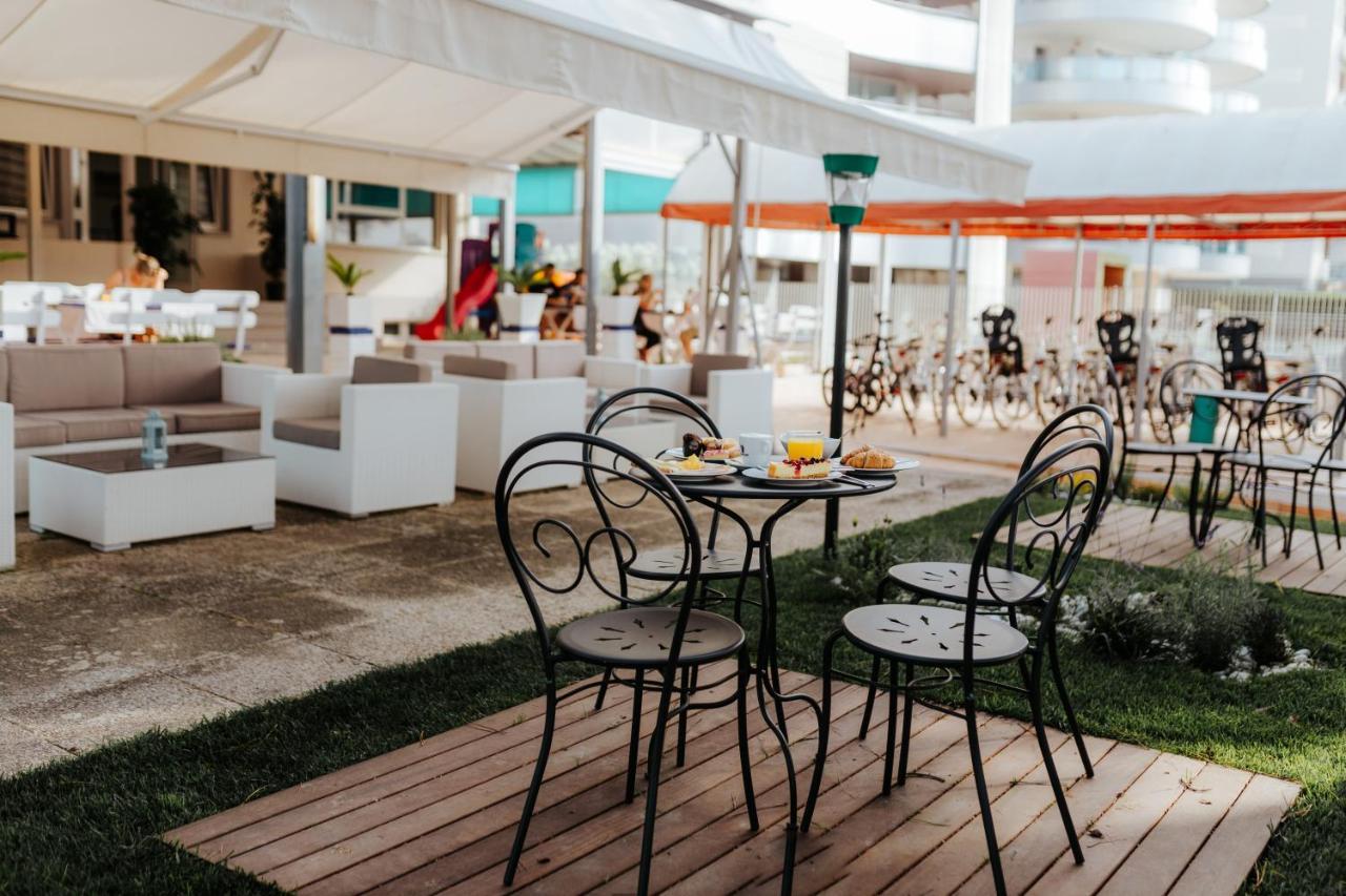 Hotel Villa Franca Lignano Sabbiadoro Exteriör bild