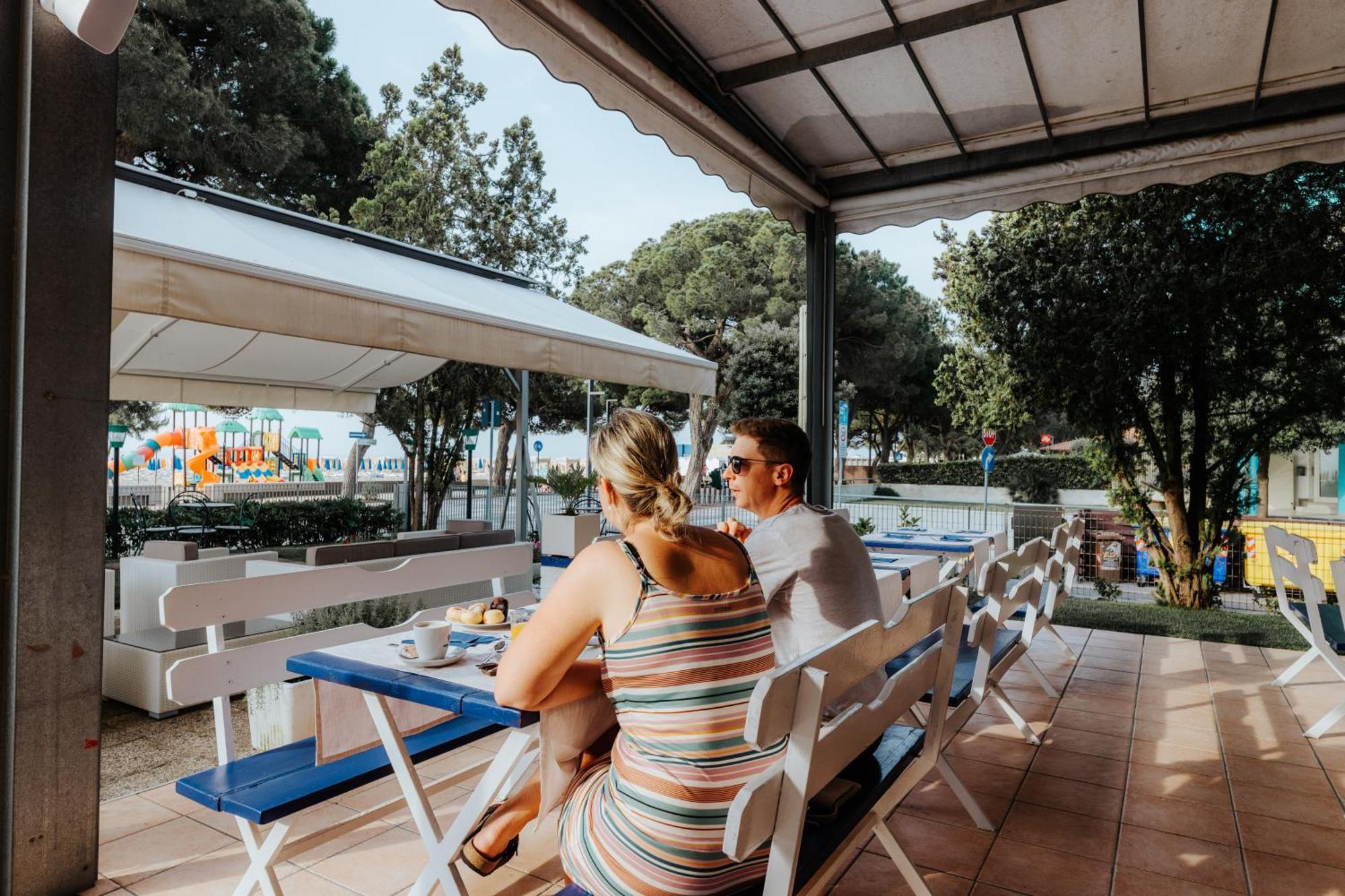 Hotel Villa Franca Lignano Sabbiadoro Exteriör bild