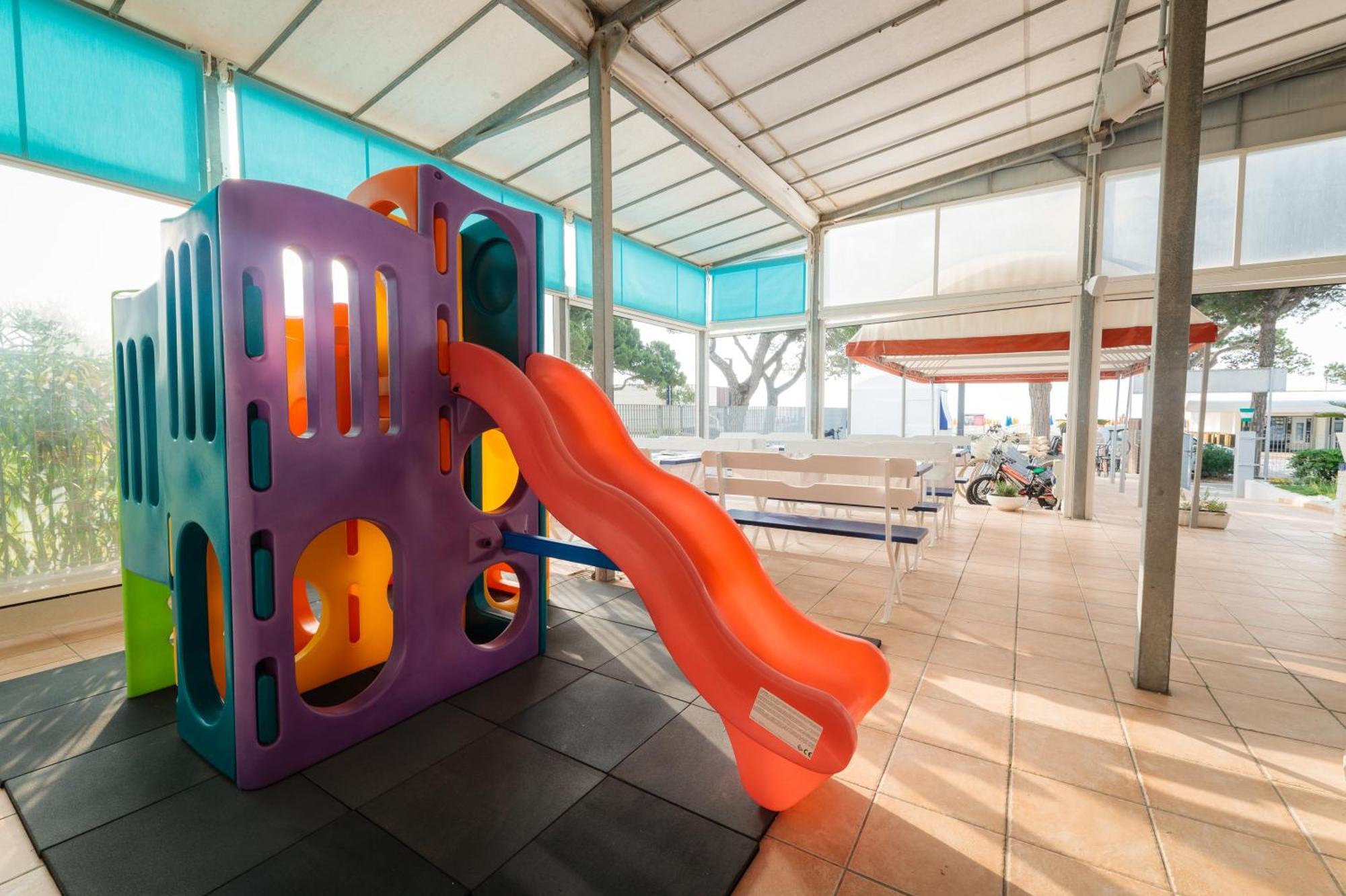 Hotel Villa Franca Lignano Sabbiadoro Exteriör bild